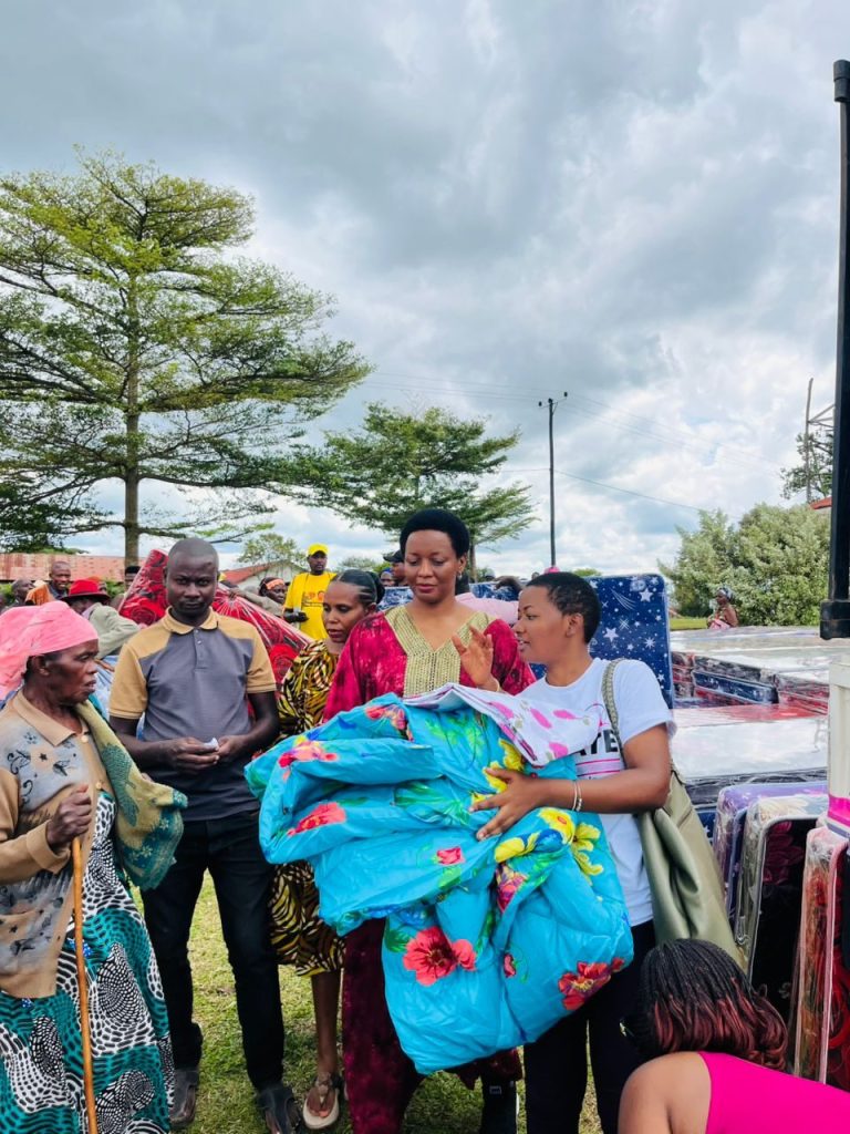 Bedding carried through the crowd